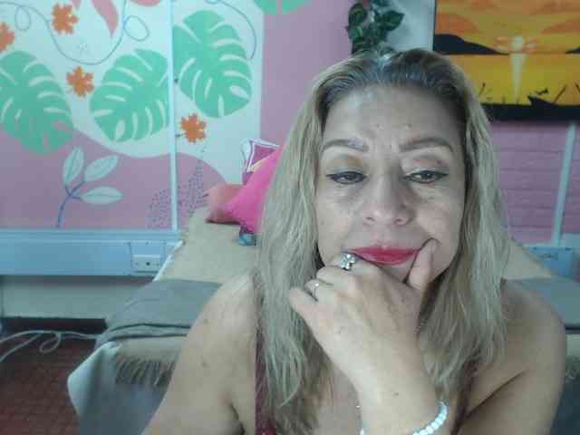 valeria-sexy valeria-sexy