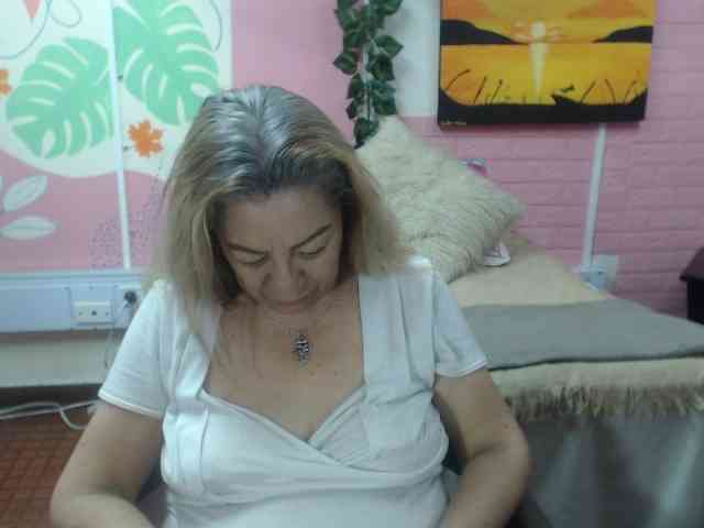 valeria-sexy valeria-sexy