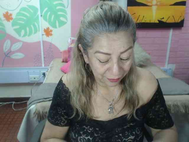valeria-sexy valeria-sexy