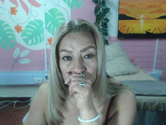 valeria-sexy valeria-sexy