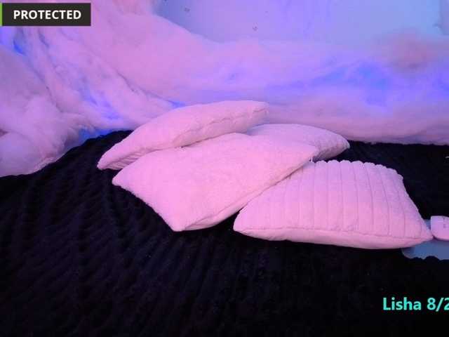 LishaDivine live cam on BongaCams