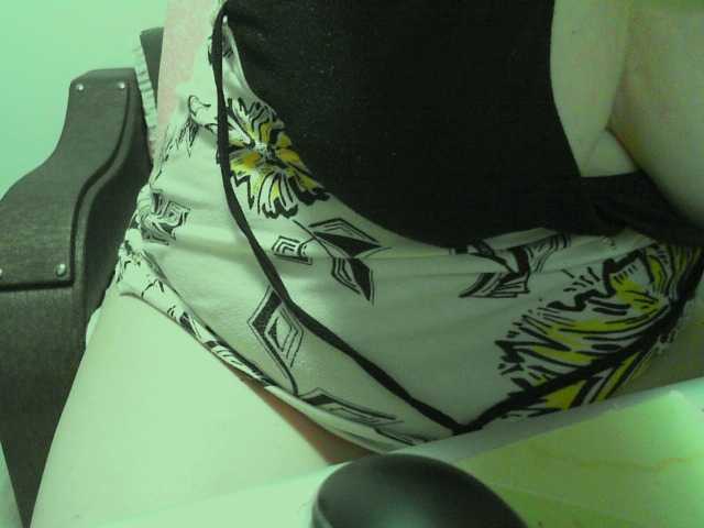 Vyka-Vyka live cam on BongaCams