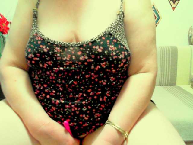 Vyka-Vyka live cam on BongaCams