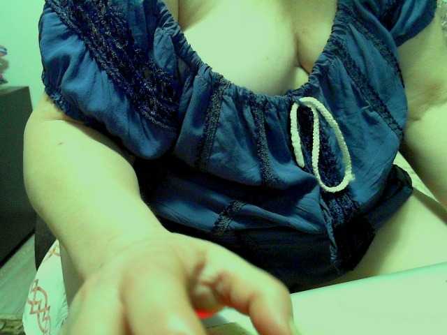Vyka-Vyka live cam on BongaCams