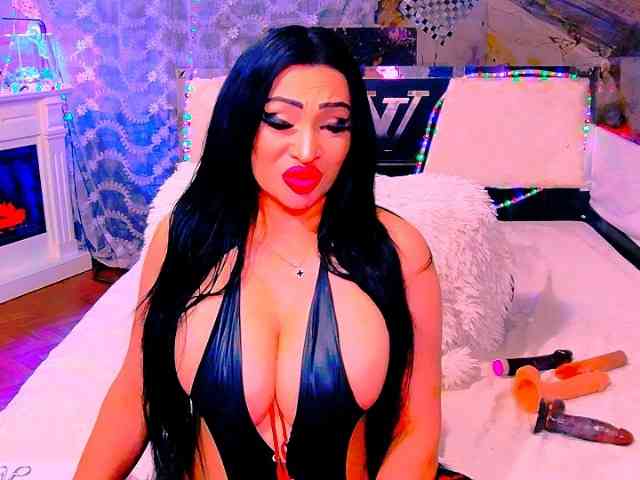 AliyaMoon webcam