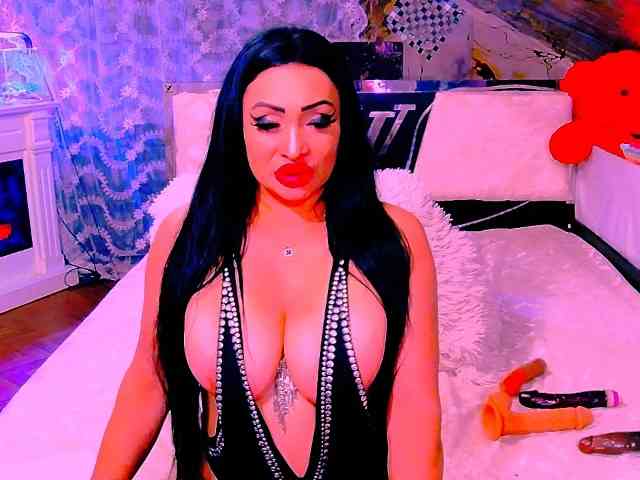 AliyaMoon webcam
