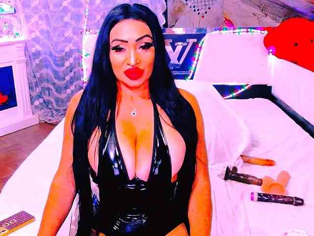 AliyaMoon webcam