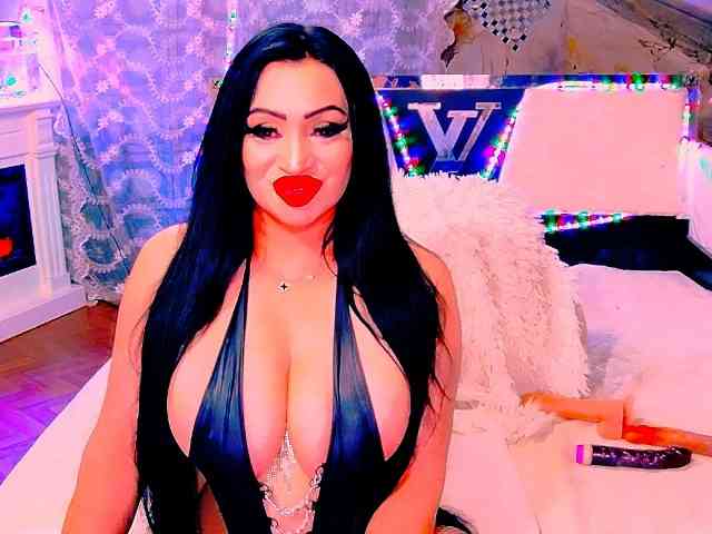 AliyaMoon webcam