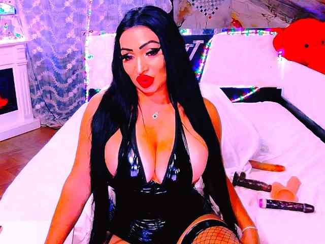 AliyaMoon webcam