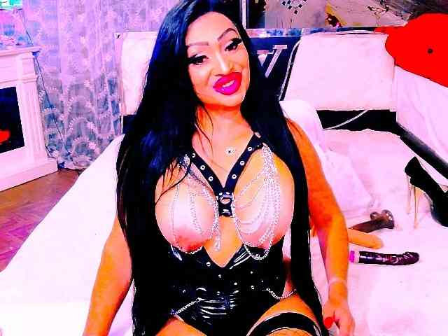 AliyaMoon webcam