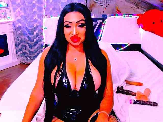 AliyaMoon webcam