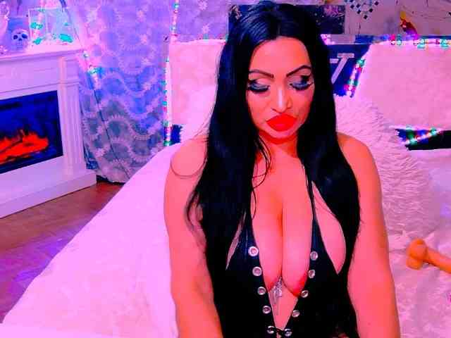 AliyaMoon webcam