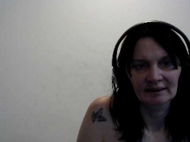 hotmodel1984 live cam on BongaCams