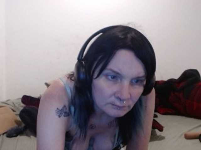 hotmodel1984 live cam on BongaCams