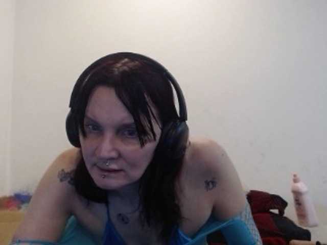 hotmodel1984 live cam on BongaCams