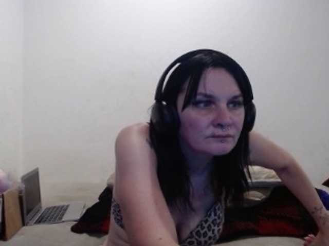 hotmodel1984 live cam on BongaCams