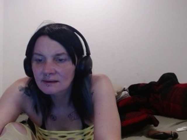 hotmodel1984 live cam on BongaCams