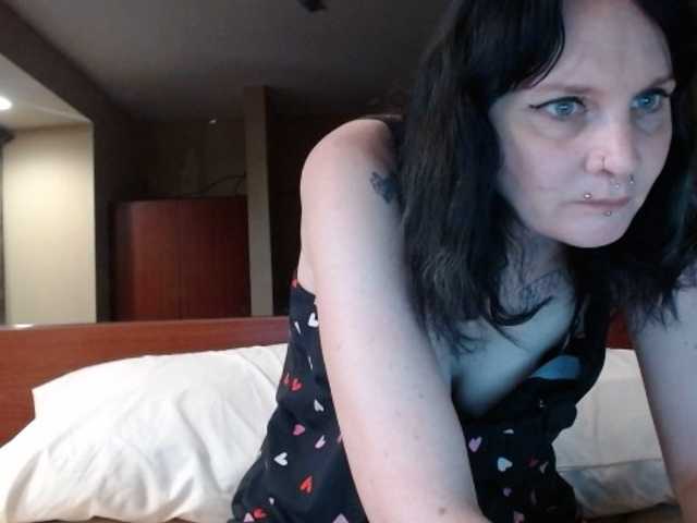 hotmodel1984 live cam on BongaCams