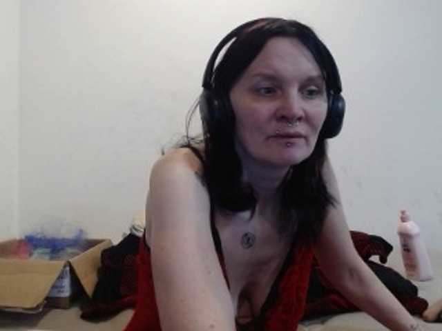 hotmodel1984 live cam on BongaCams
