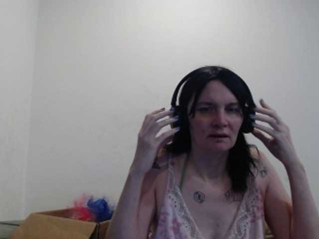hotmodel1984 live cam on BongaCams