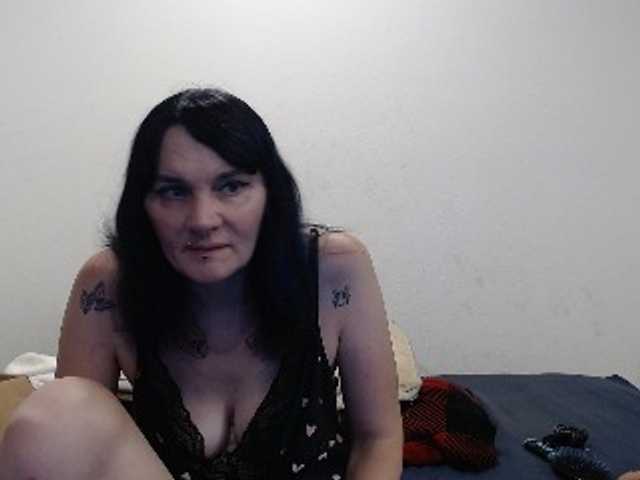 hotmodel1984 live cam on BongaCams