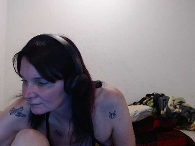 hotmodel1984 live cam preview