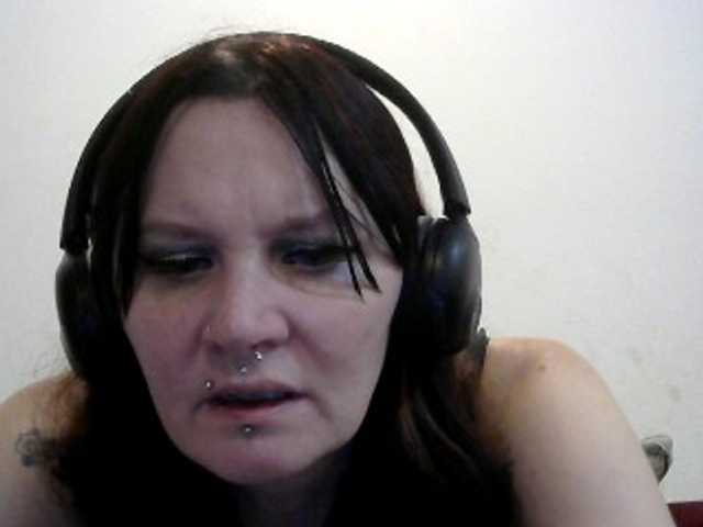 hotmodel1984 live cam on BongaCams