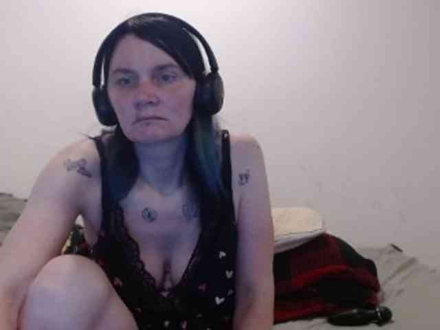 hotmodel1984 webcam