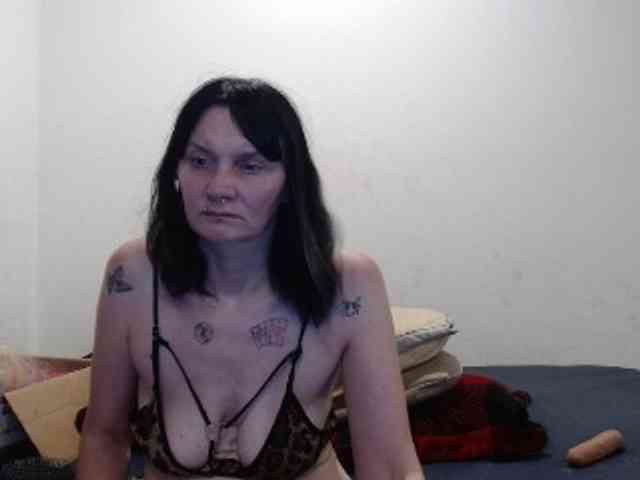 hotmodel1984 webcam