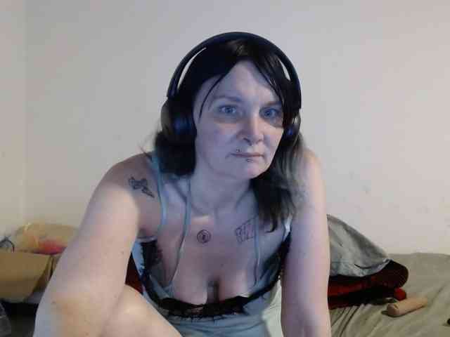 hotmodel1984 webcam