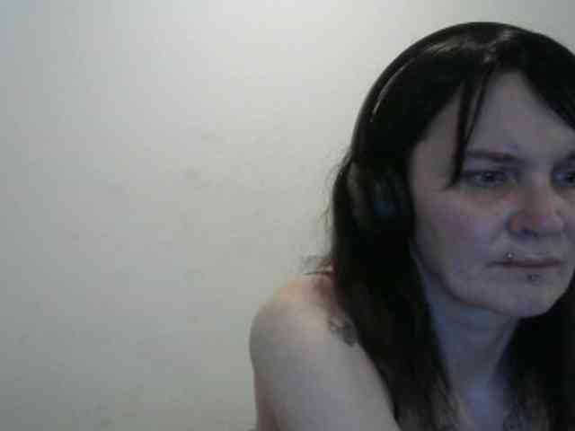 hotmodel1984 webcam