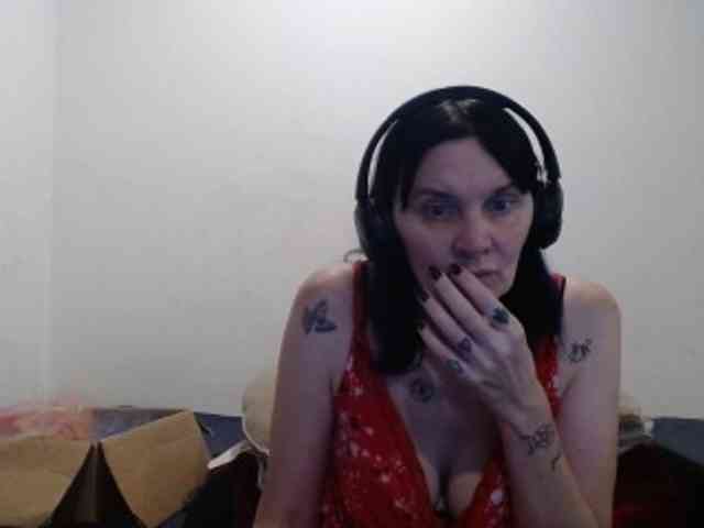 hotmodel1984 webcam