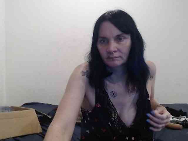 hotmodel1984 webcam