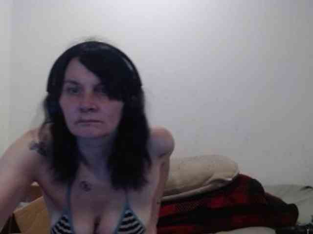 hotmodel1984 webcam