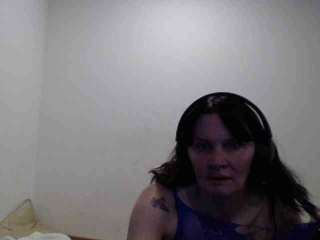 hotmodel1984 webcam