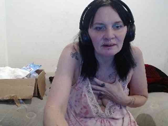 hotmodel1984 webcam