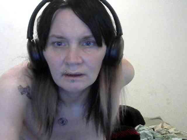 hotmodel1984 webcam