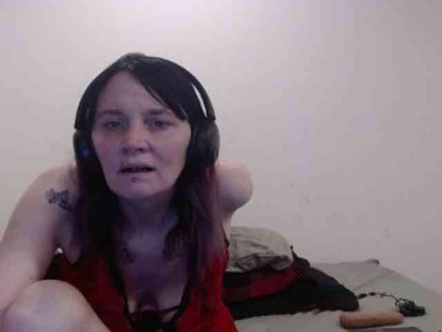 hotmodel1984 webcam