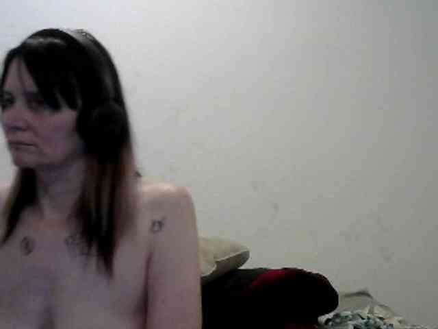 hotmodel1984 webcam