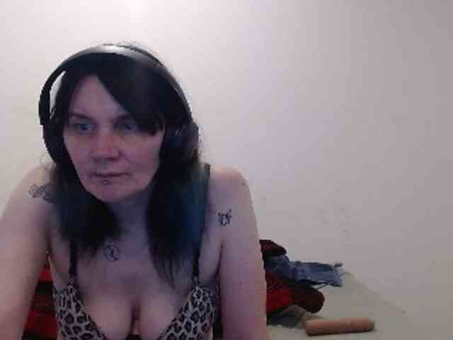 hotmodel1984 webcam