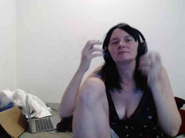 hotmodel1984 webcam