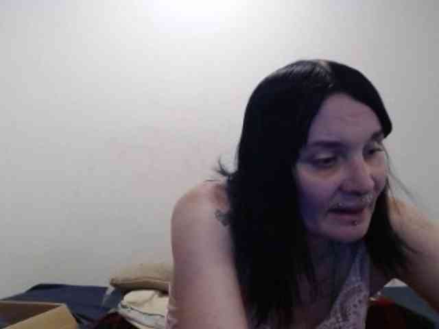 hotmodel1984 webcam