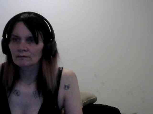 hotmodel1984 webcam