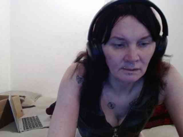hotmodel1984 webcam