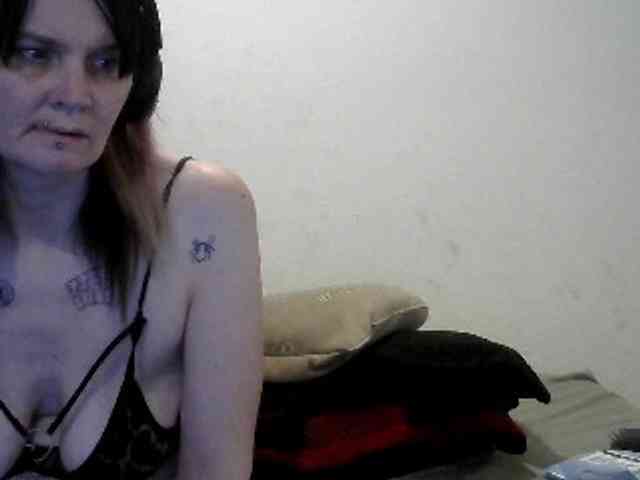 hotmodel1984 webcam