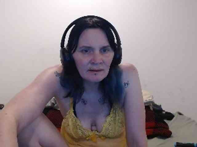 hotmodel1984 webcam
