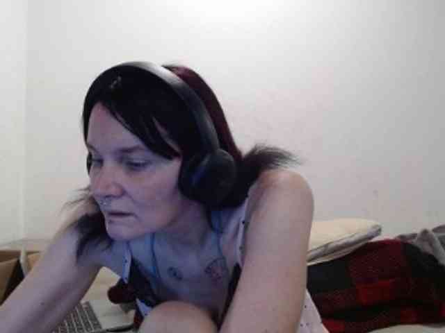 hotmodel1984 webcam