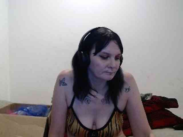 hotmodel1984 webcam