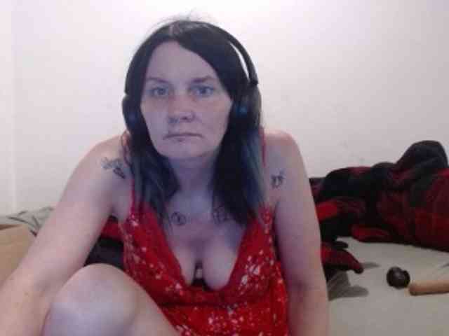hotmodel1984 webcam