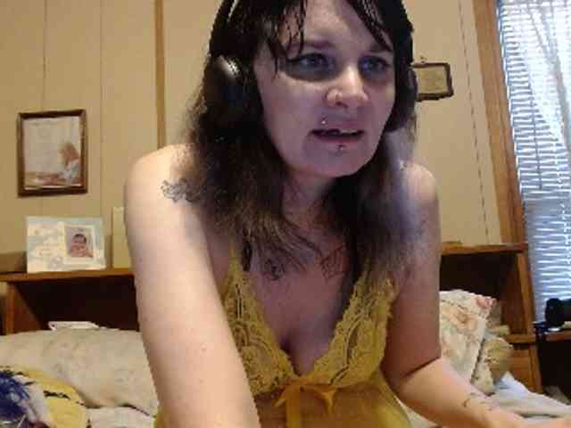 hotmodel1984 webcam